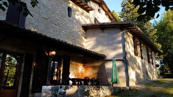 La Bastida : Terrasse l'après-midi / Terrace in the afternoon